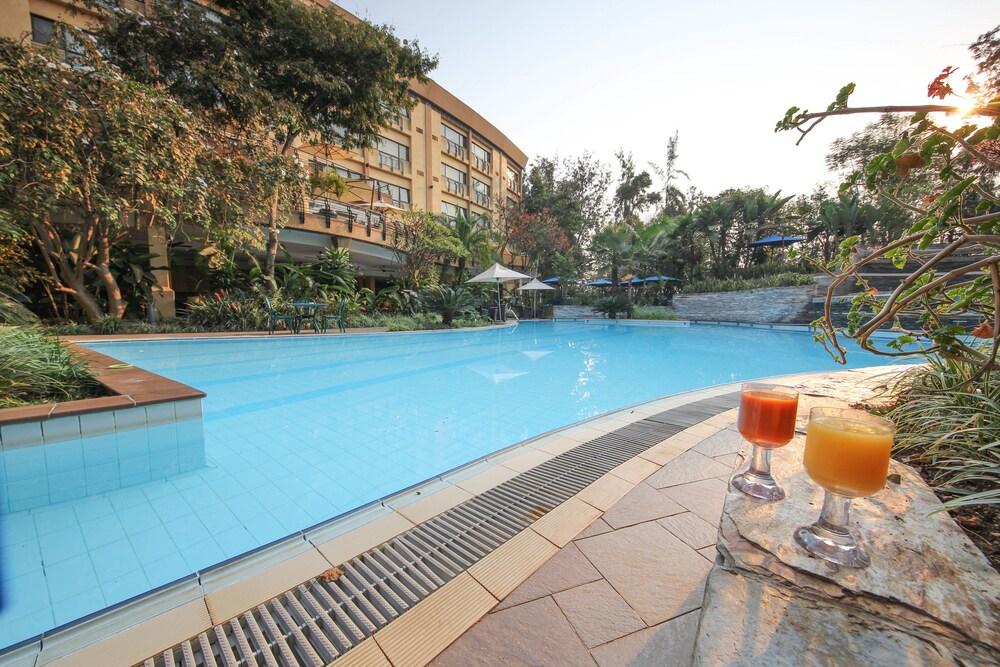 Kigali Serena Hotel Eksteriør bilde